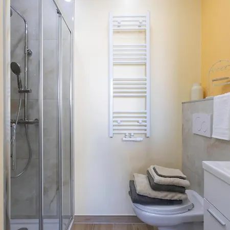 ゲストハウス Climatisee Tokyo A Sale De Bain Privee Check In Autonome Cuisine Partagee リエージュ