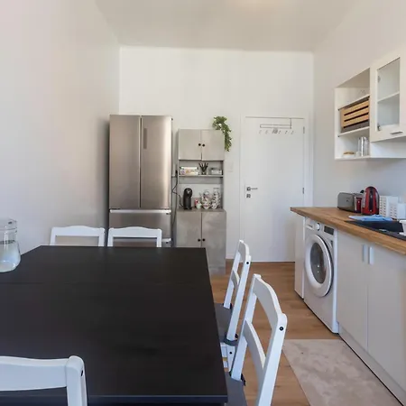 Pensjonat De Luxe Tokyo A Sale De Bain Privee Check In Autonome Cuisine Partagee 3*