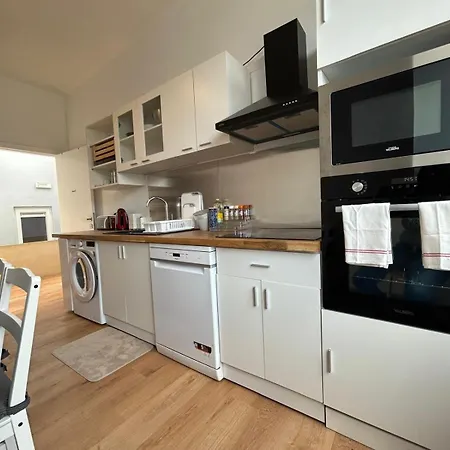 De Luxe Tokyo A Sale De Bain Privee Check In Autonome Cuisine Partagee Liège